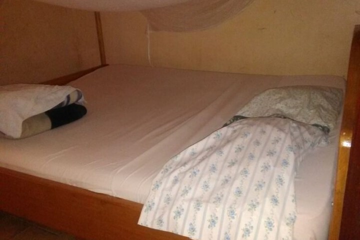 Room 6 of 15