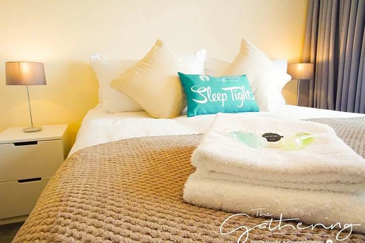 The Gathering Chester 4 Sleeps 14 Very Close to City Centre Racecourse Within Walls