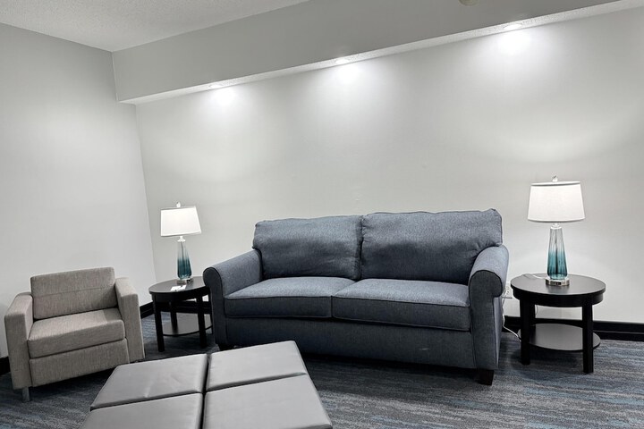 Room 8 of 13