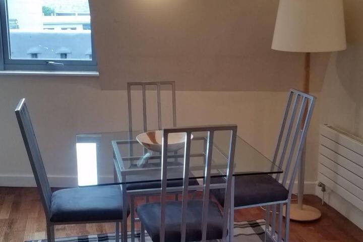 Room 4 of 6