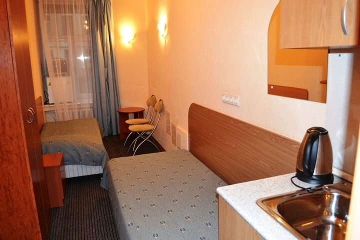 Room 4 of 10