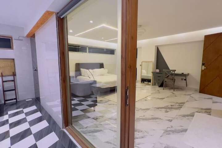 Room 7 of 49