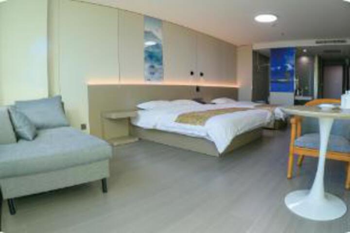 Room 21 of 23