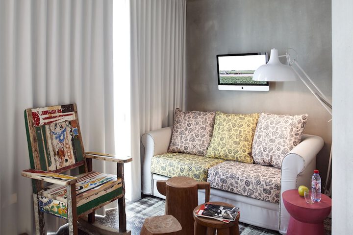 Room 45 of 143