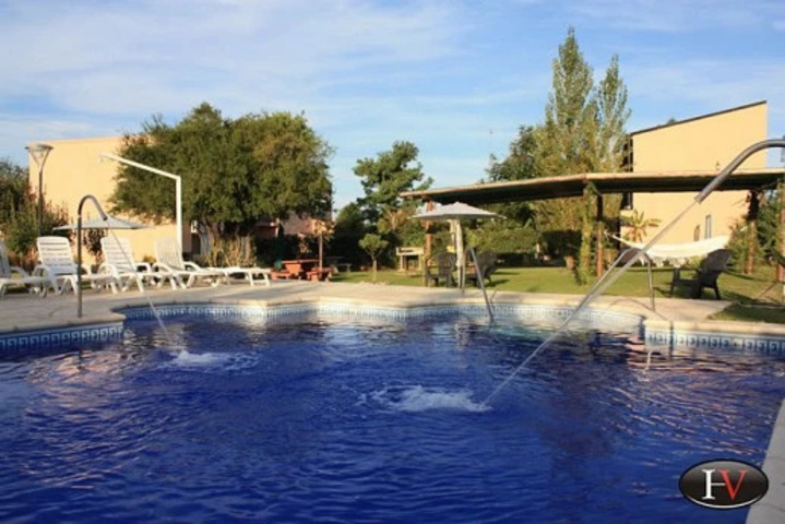 Pool 14 of 27