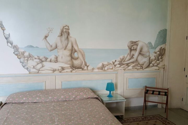 Room 16 of 60
