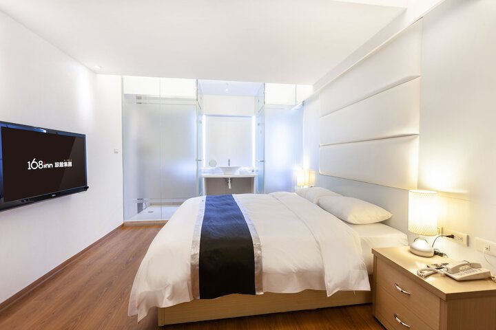 Room 9 of 51