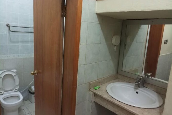 Room 14 of 46