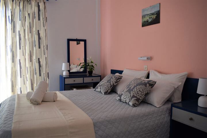 Room 9 of 48