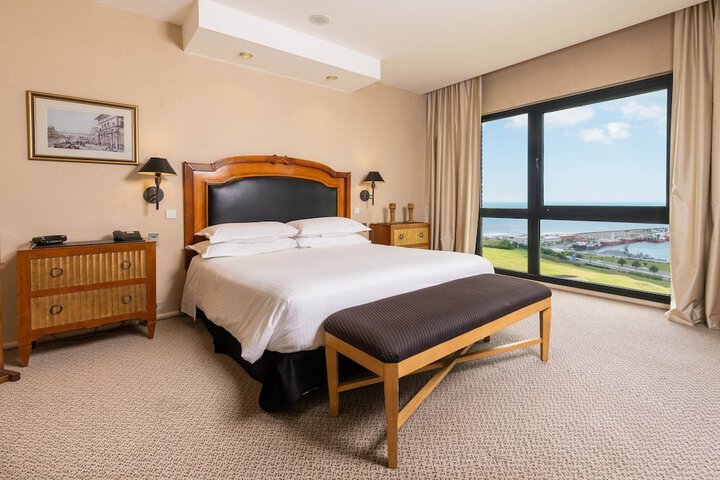 Room 9 of 46