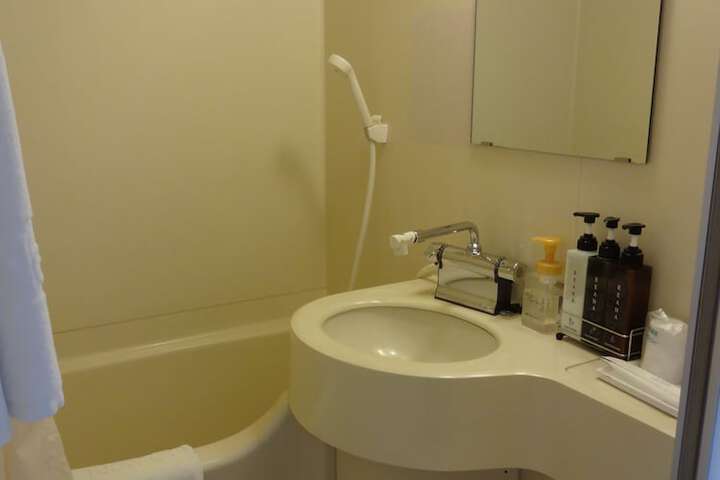 Room 9 of 12
