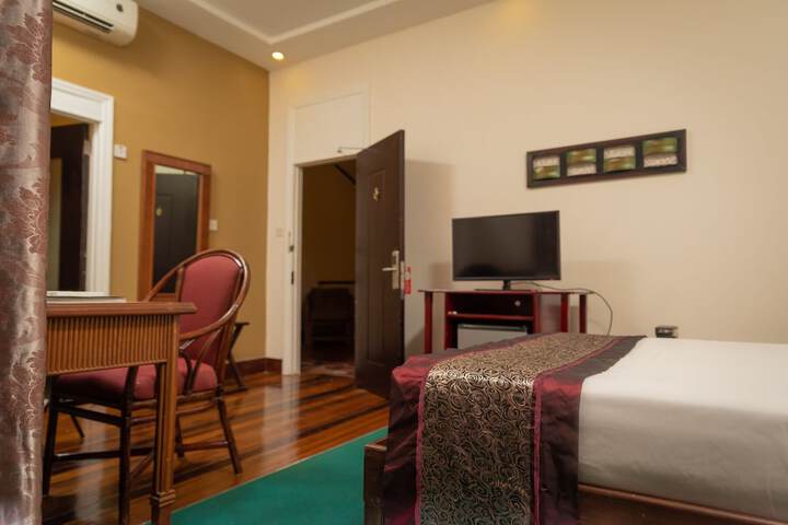 Room 42 of 87