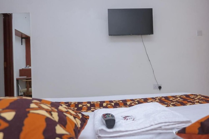 Room 4 of 27