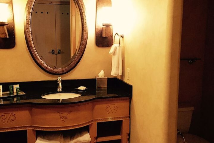 Bathroom sink