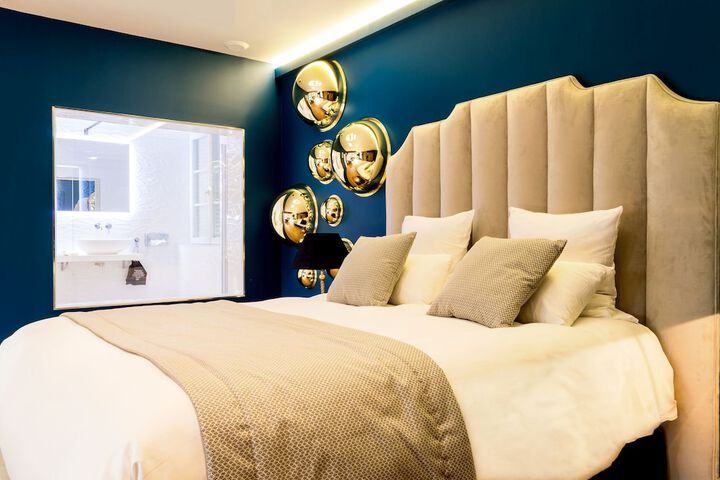 Room 17 of 74