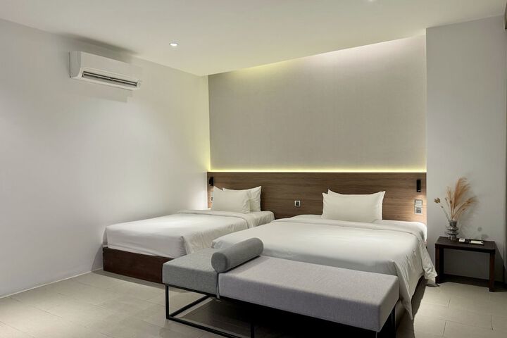 Room 14 of 96