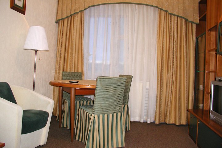 Room 7 of 24