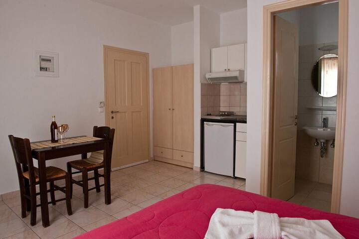 Room 6 of 58