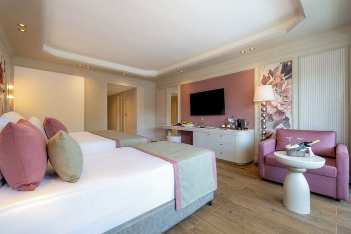Room 42 of 224