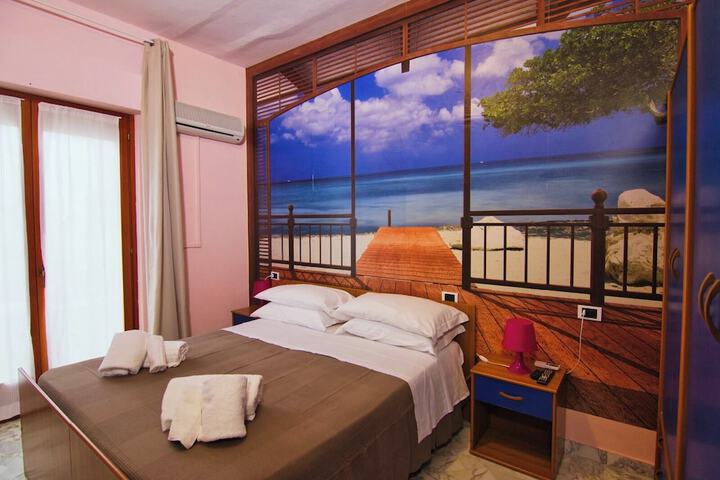 Room 2 of 6