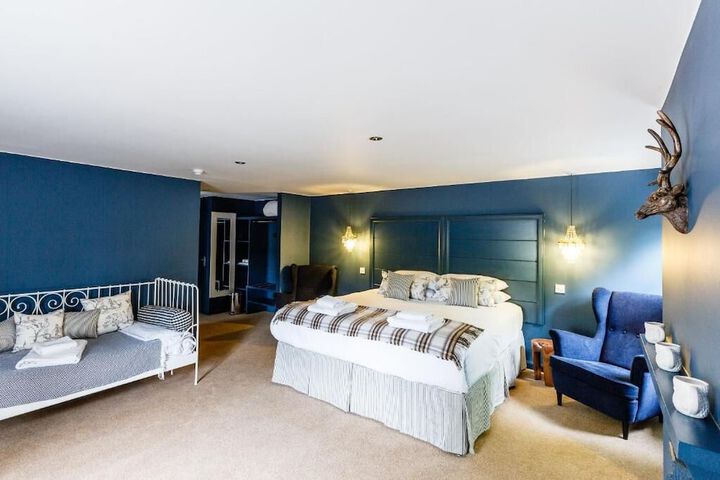 Room 3 of 71
