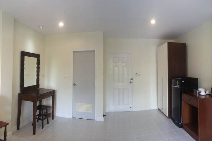 Room 18 of 33