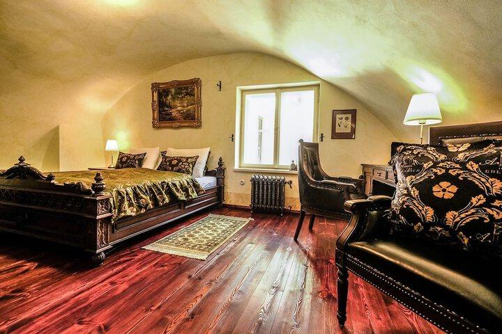 Room 48 of 183