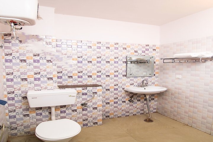 Room 9 of 14
