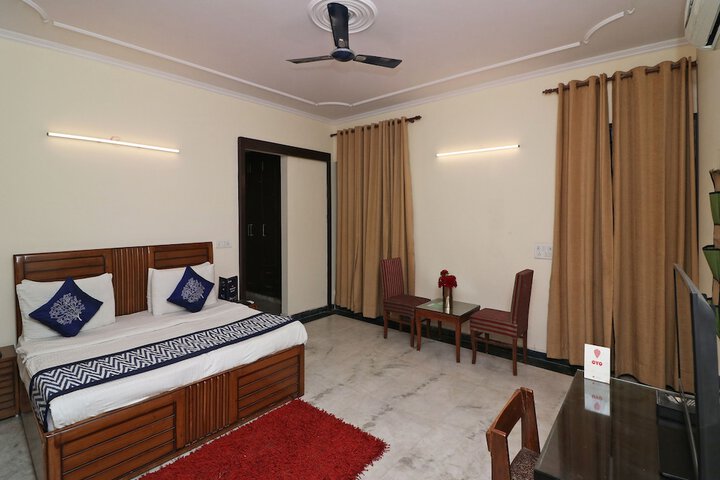 Room 10 of 21