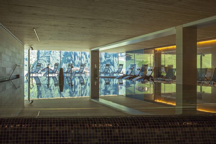Pool 24 of 73
