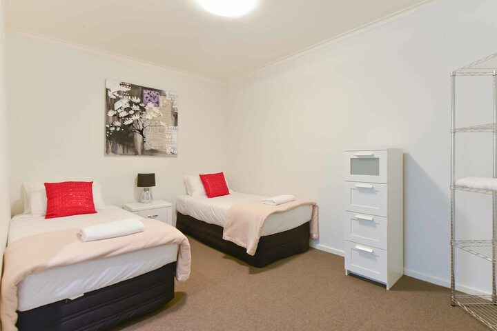 Room 3 of 27