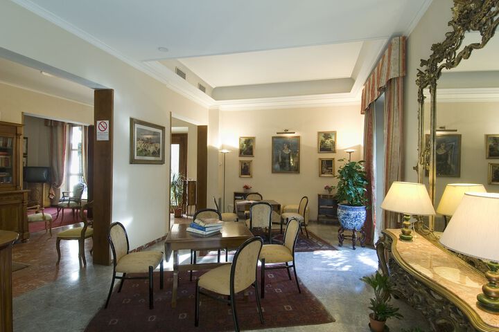Entrance & Lobby