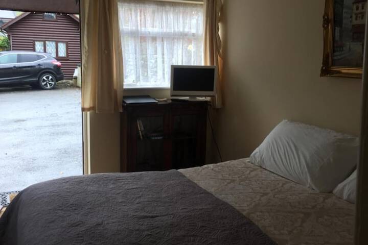 Room 10 of 35