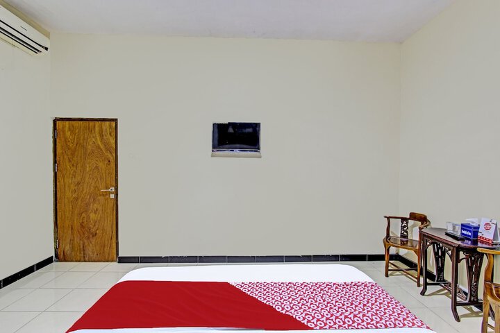 Room 13 of 37