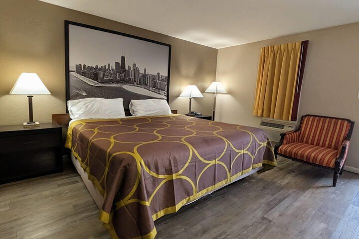 Room 21 of 28