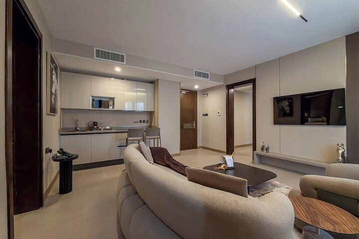 Room 70 of 179