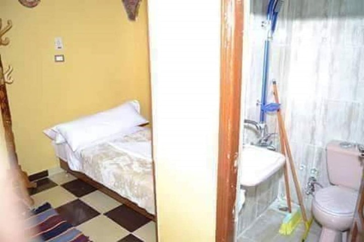 Room 2 of 6