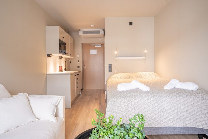 Room 32 of 146