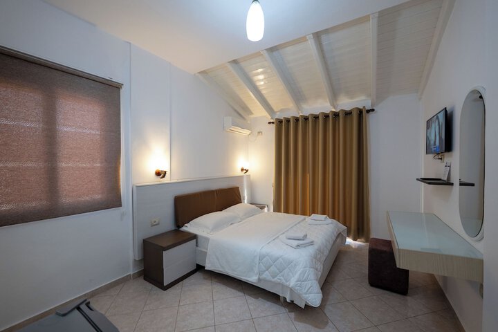 Room 42 of 96