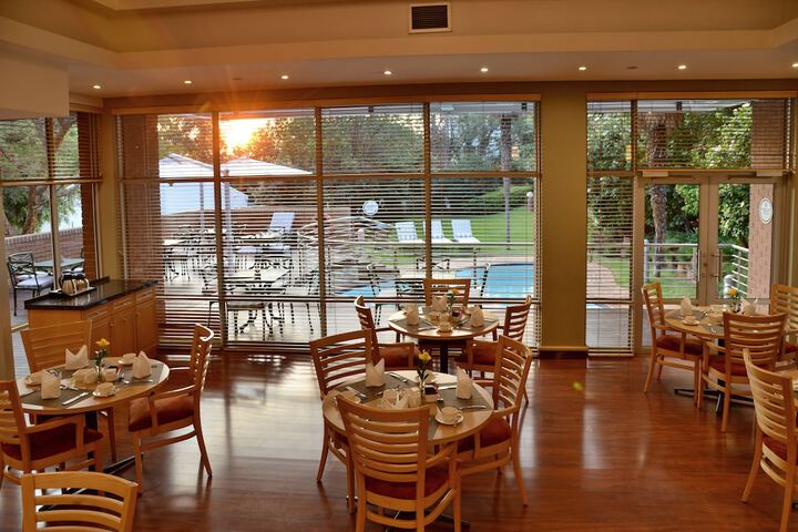 Breakfast area