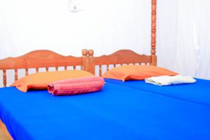 Room 5 of 10