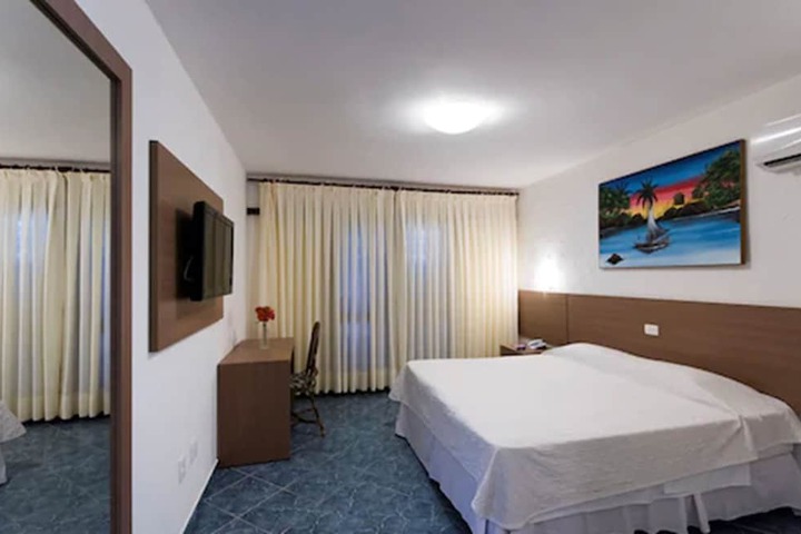 Room 6 of 84