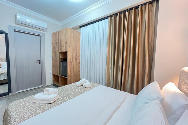 Room 6 of 23