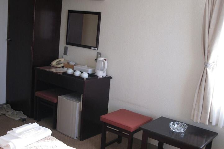 Room 18 of 42