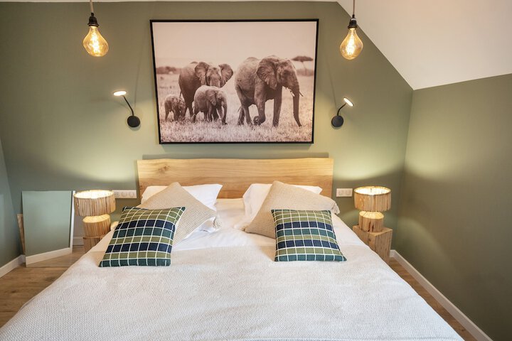 Room 2 of 24
