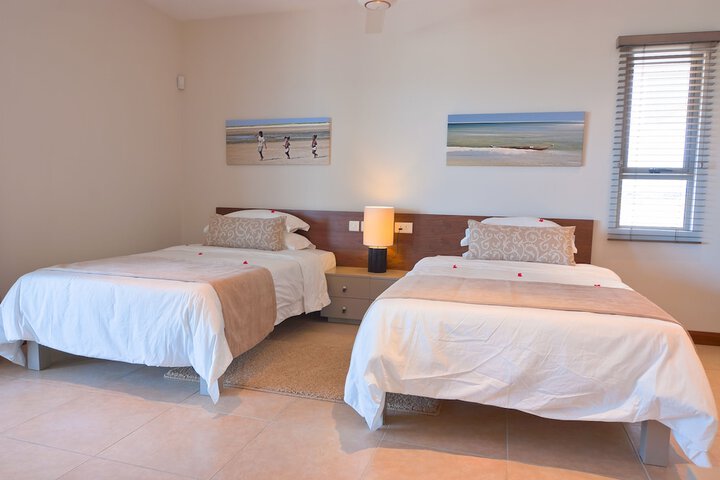 Room 6 of 75