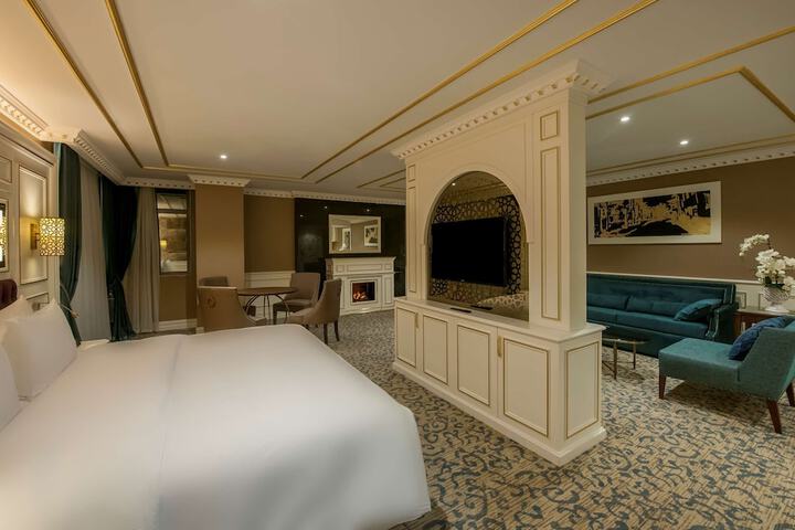 Room 21 of 52