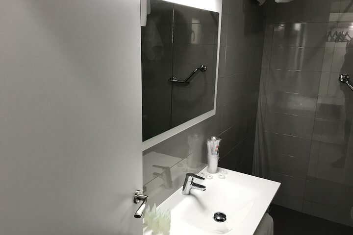 Room 20 of 34