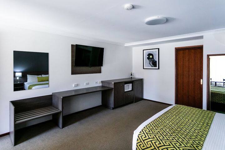 Room 11 of 74