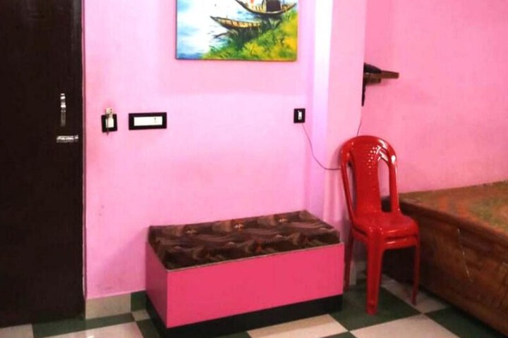 Room 9 of 17